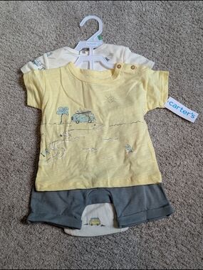 ⭐NWT- Carter's- 18 Months- 3 Piece Set- Short Sleeves And Shorts